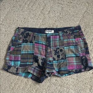 Old Navy Women's Plaid Cargo Shorts - Multicolor